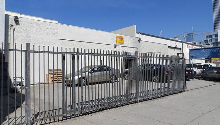 Warehouse Space for Rent at 1333-1335 S Hill St Los Angeles, CA 90015 - #22