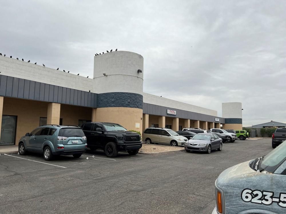 2030, 2040, 2050 W Deer Valley Rd photo 2