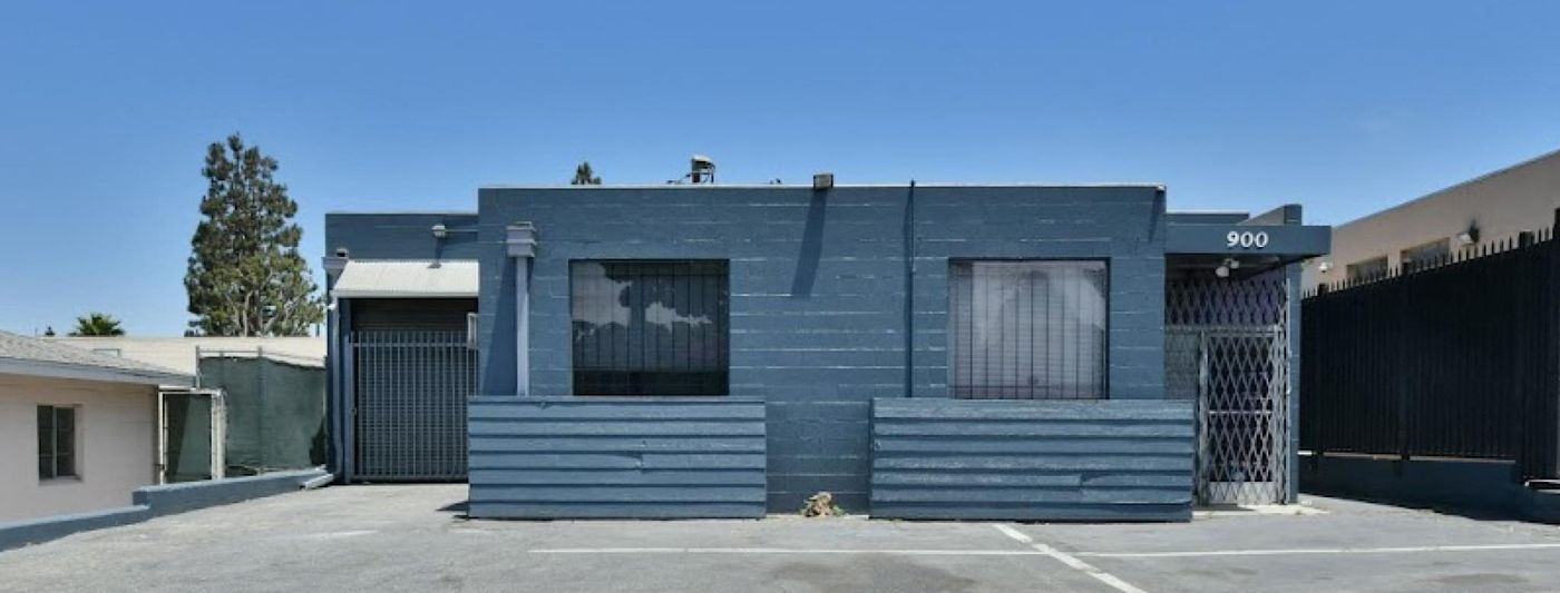900 W Hyde Park Blvd photo 1