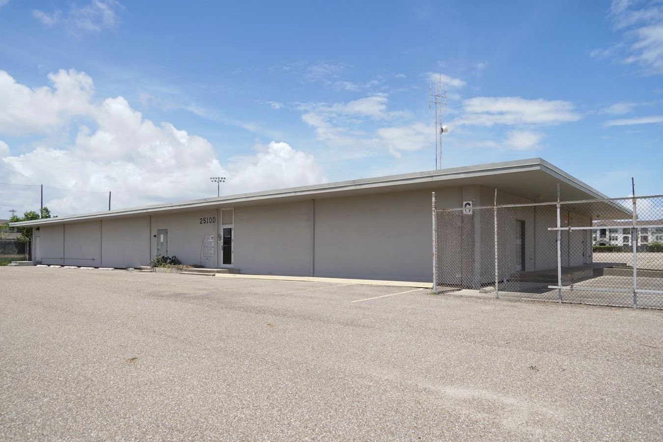 2510 Lipan photo 2