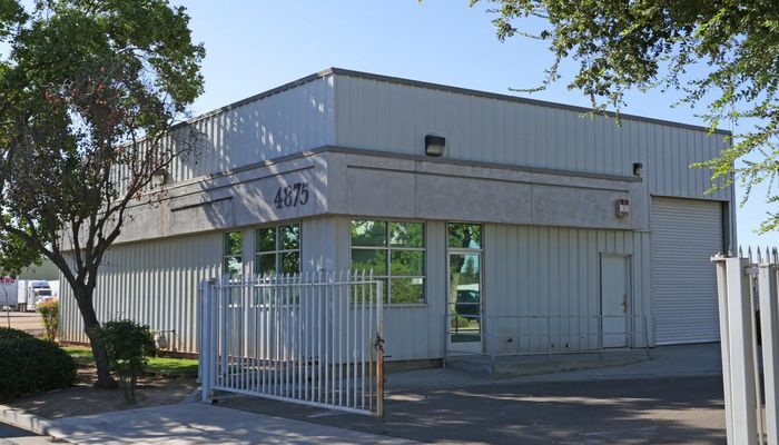 Warehouse Space for Rent at 4875-4877 W Jennifer Ave Fresno, CA 93722 - #3