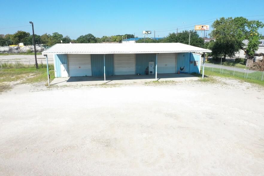 1228 Normandy St photo 3
