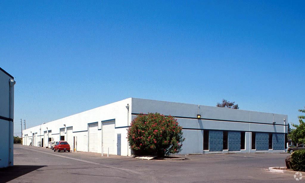 Bldg D photo 3