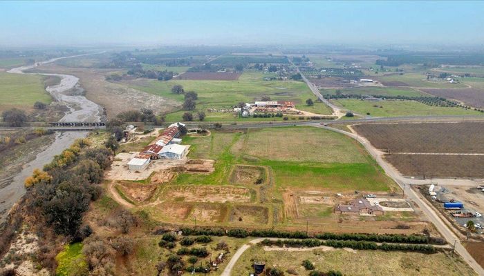 Warehouse Space for Rent at 10513 Road 236 Terra Bella, CA 93270 - #6