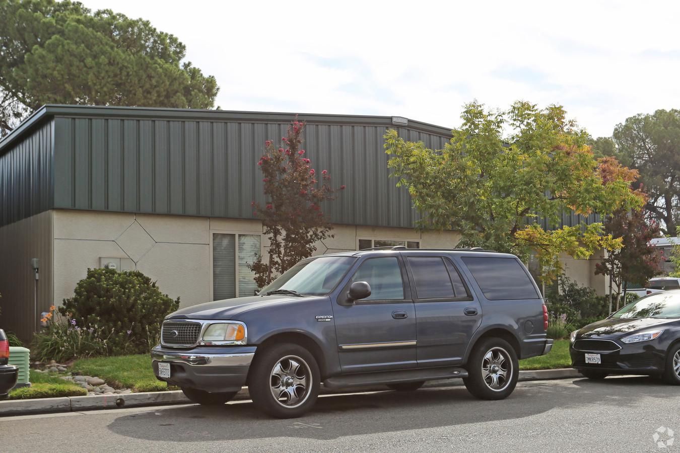 Industrial Property For Lease photo 4