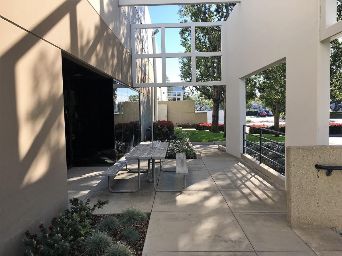 Bldg. 4 photo 1