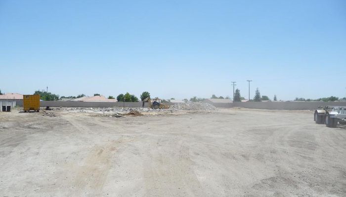 Warehouse Space for Rent at 6301 Seven Seas Ave Bakersfield, CA 93308 - #1