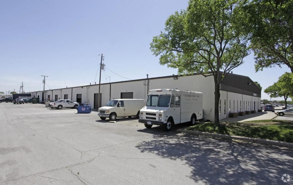 Bldg 8 2550-2578 Gravel Dr photo 3