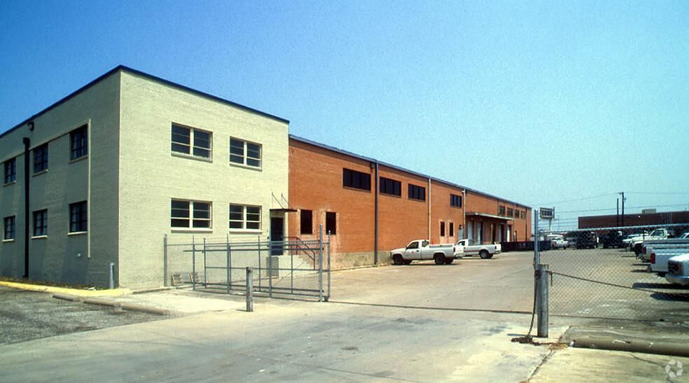 8908 Ambassador Row photo 3