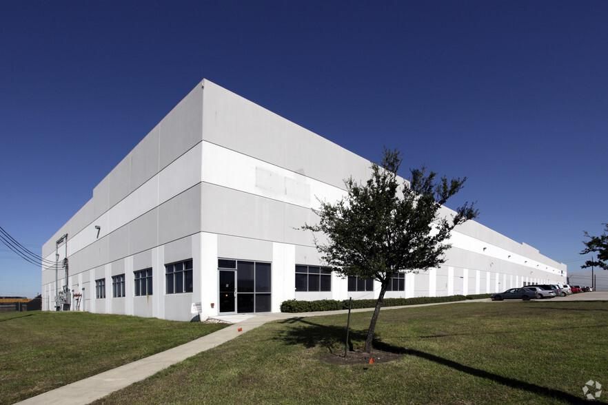 Six Ten East Park 8207 N Loop Fwy E photo 2