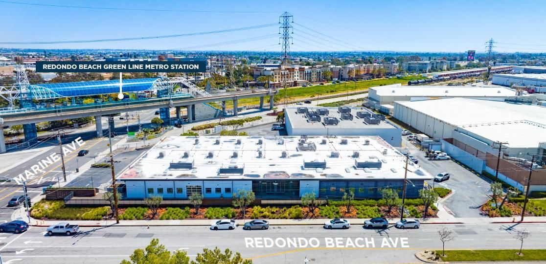 2400 Marine Avenue photo 2
