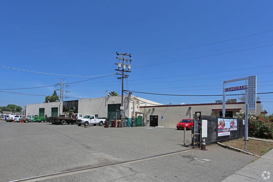 25354-25370 Cypress Ave photo 2