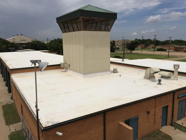Building # 74 614 Davis Dr photo 2