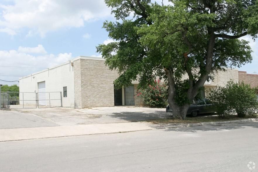 4747 Whirlwind St photo 1