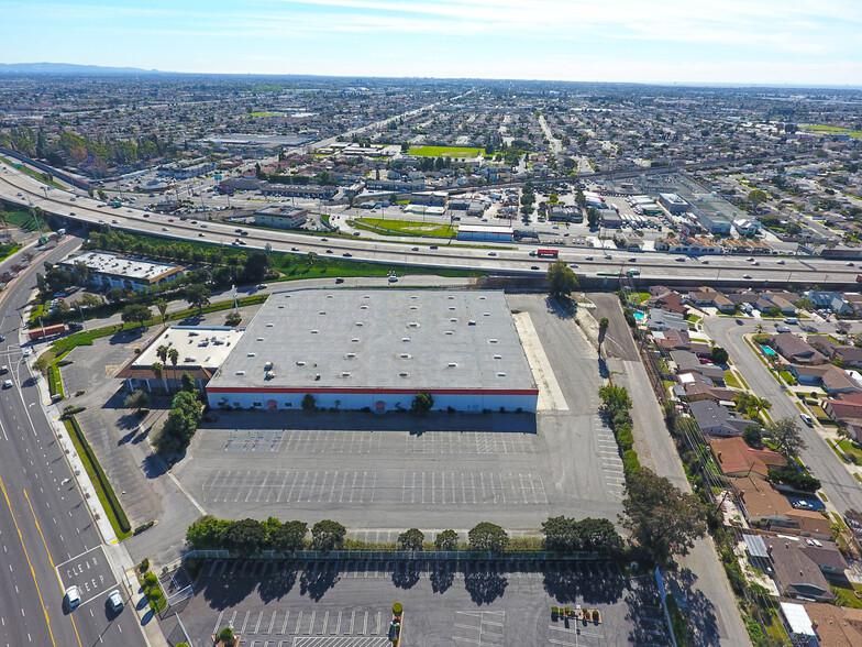 Garden Grove Center 12821 Knott St photo 3