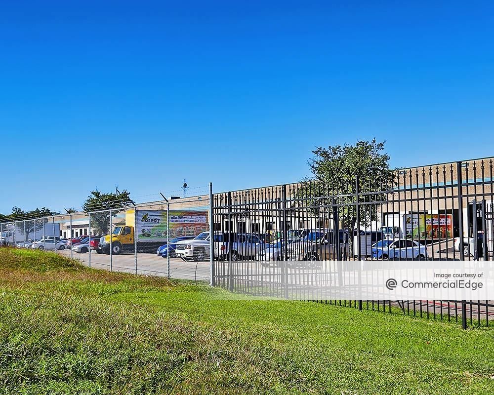 North Freeway Business Center - 4555 Airline Drive photo 2