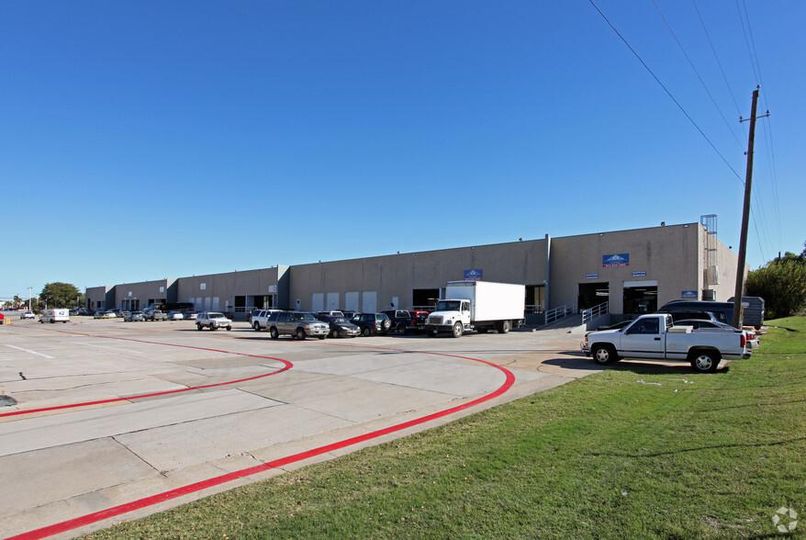 Bldg D 10790-10804 N Stemmons Fwy