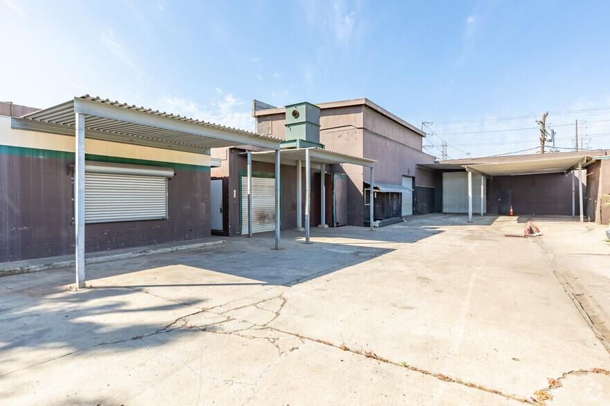 2141-2155 Newton Ave photo 4