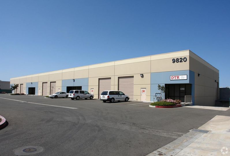 9820 Dino Dr, Elk Grove