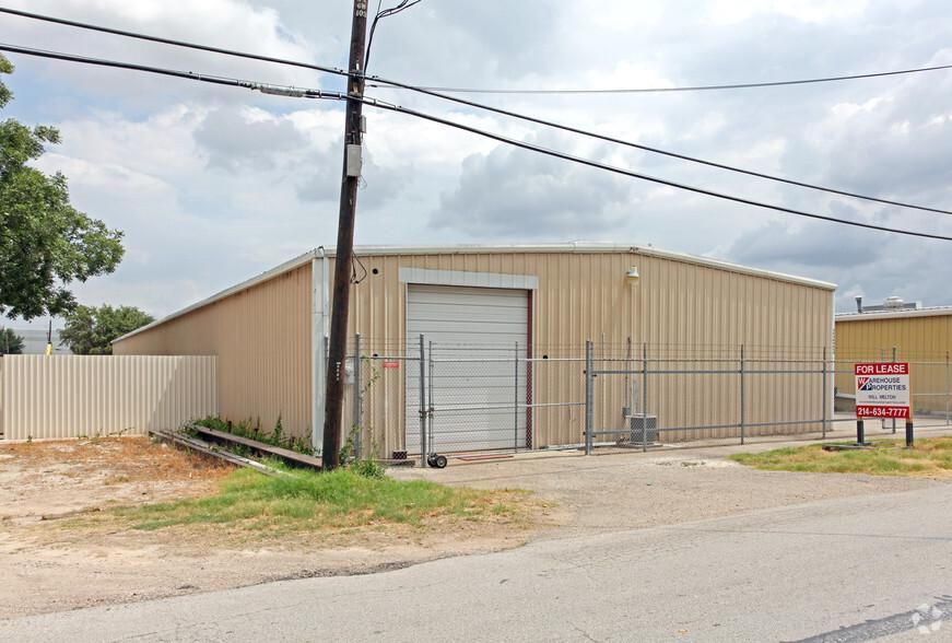 2223 Crown Rd photo 2