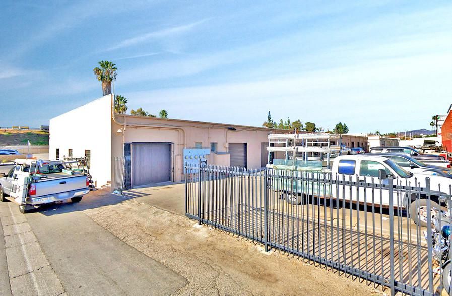 Well Kept Warehouse Unit in Van Nuys 8124-8140 Orion Ave photo 1