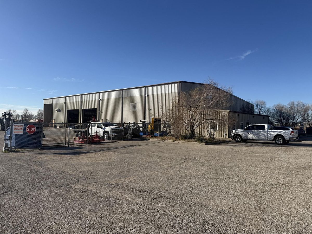 25-ton Crane Served Facility on 10 Acres photo 1