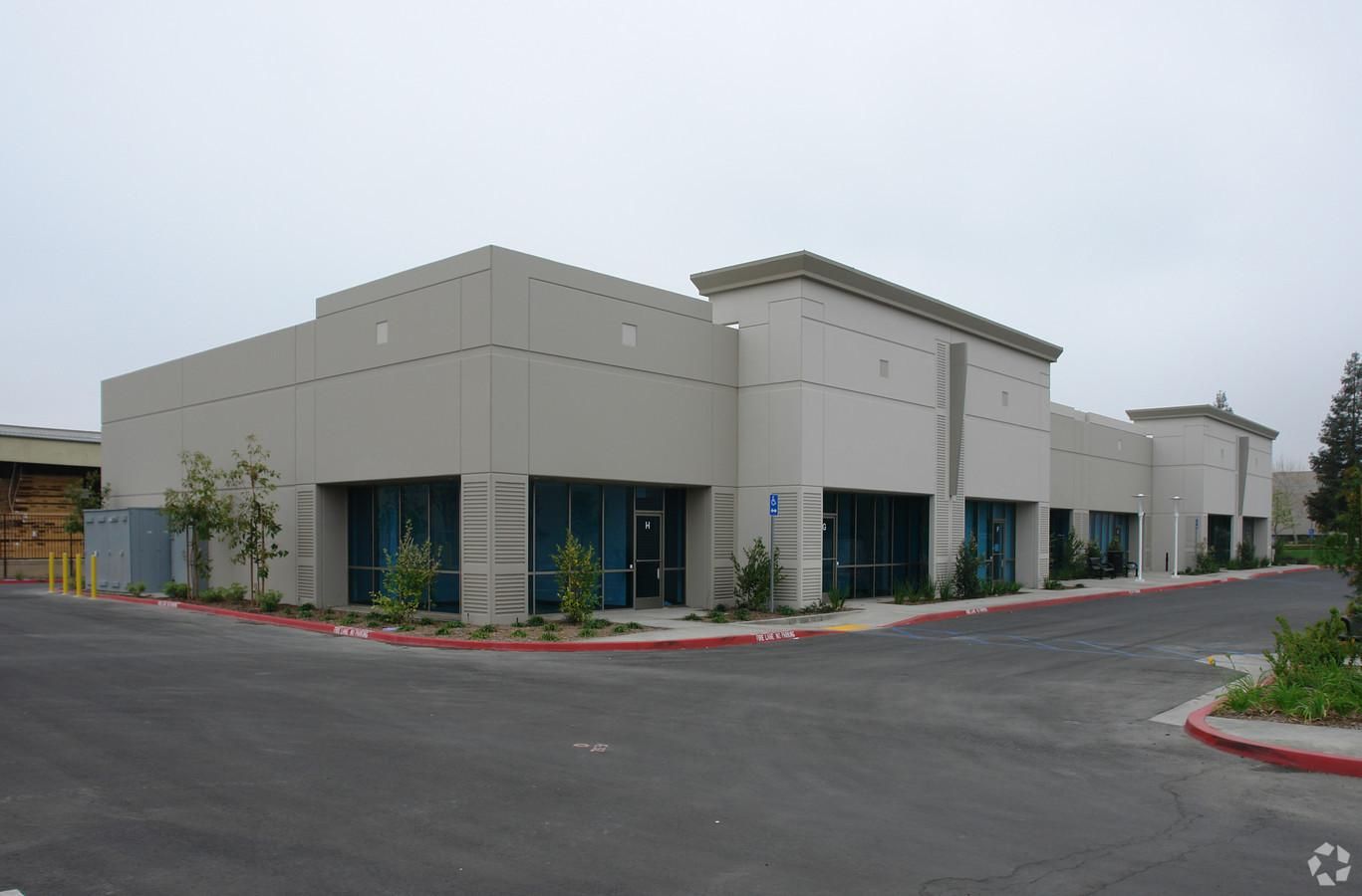 Bldg 3 photo 1