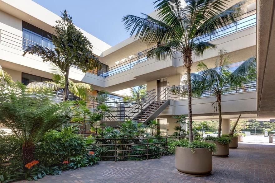 The Plaza 4320 La Jolla Village Dr photo 3