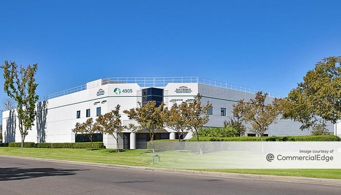 Warehouse Space for Rent at 4915-4925 E. Hunter Ave. Anaheim, CA 92807 - #1