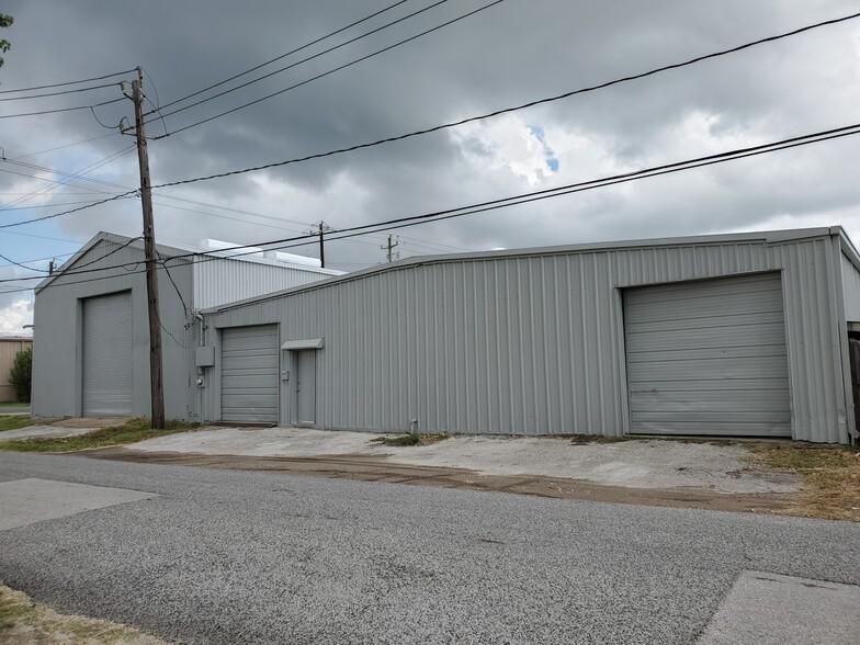 12805 Nimitz St photo 2