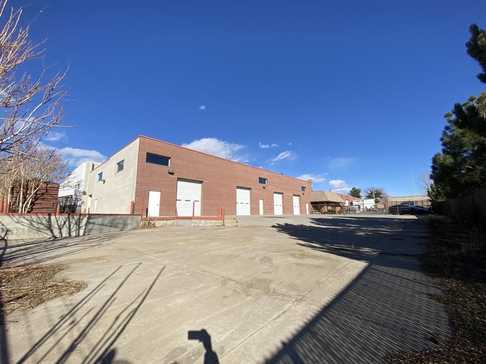 3931 Holly St photo 2
