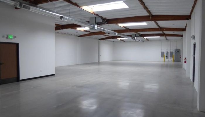 Warehouse Space for Rent at 632 Thompson Ave Glendale, CA 91201 - #7