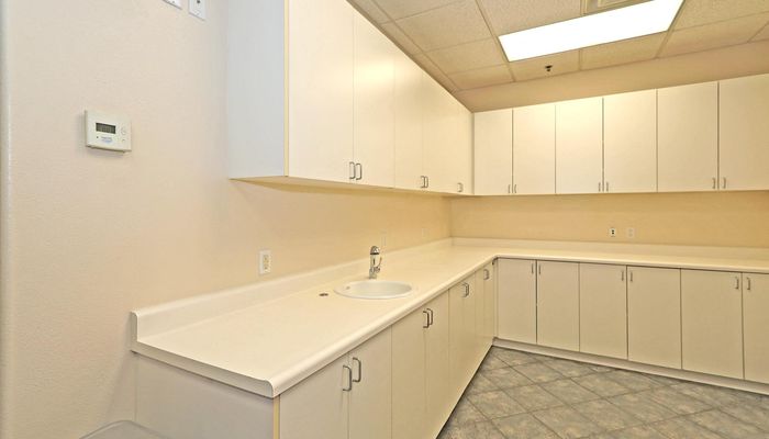 Warehouse Space for Rent at 39665 Entrepreneur Ln Palm Desert, CA 92211 - #4