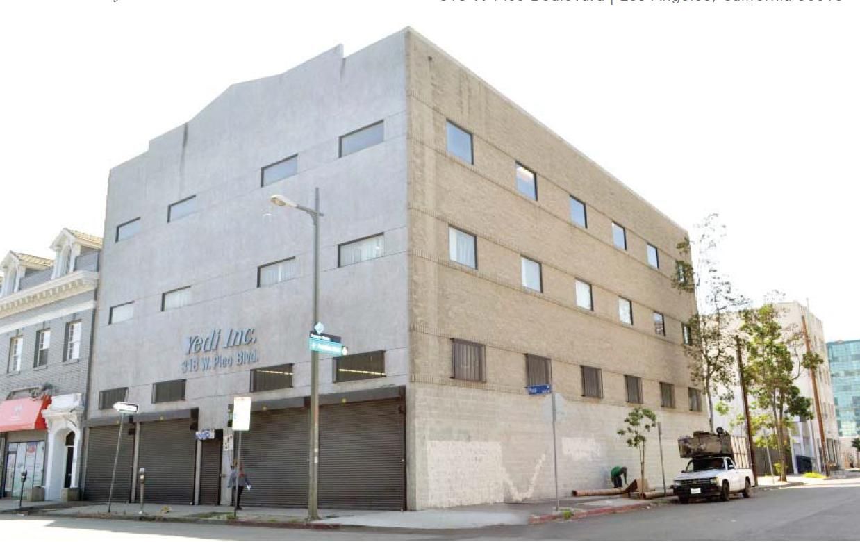 Pico Maple Plaza photo 4