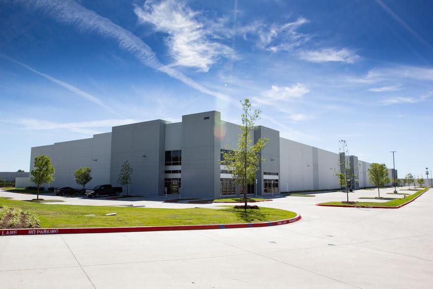PARC Northeast 2920 Telecom Pky photo 4