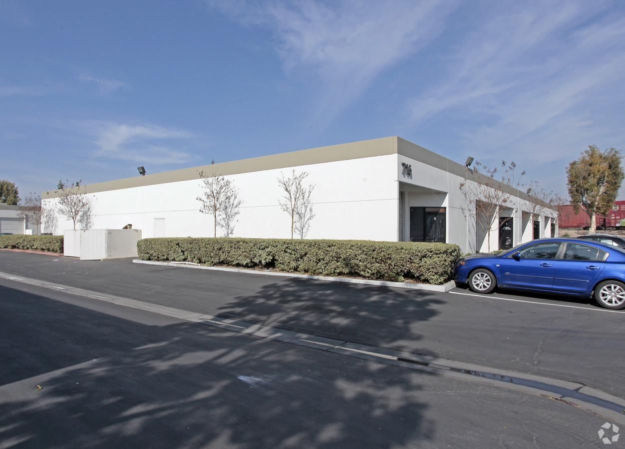 Bldg 6 photo 4