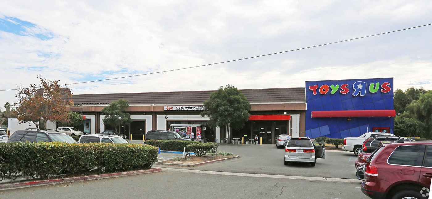 Retail Property For Lease photo 1