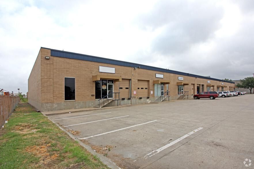 Bldg 2 3511-3539 Irving Blvd photo 3