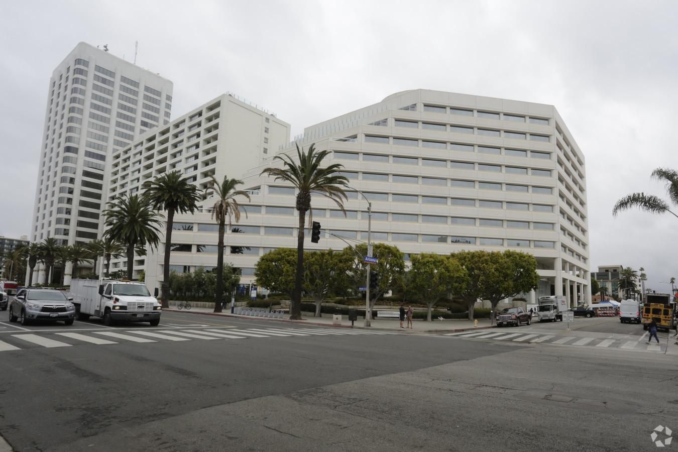 Wilshire Palisades photo 2