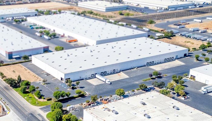Warehouse Space for Rent at 2247 N Plaza Dr Visalia, CA 93291 - #1