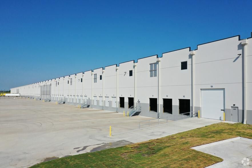 CORE5 Logistics Center at Wintergreen 1200 W Wintergreen Rd photo 3