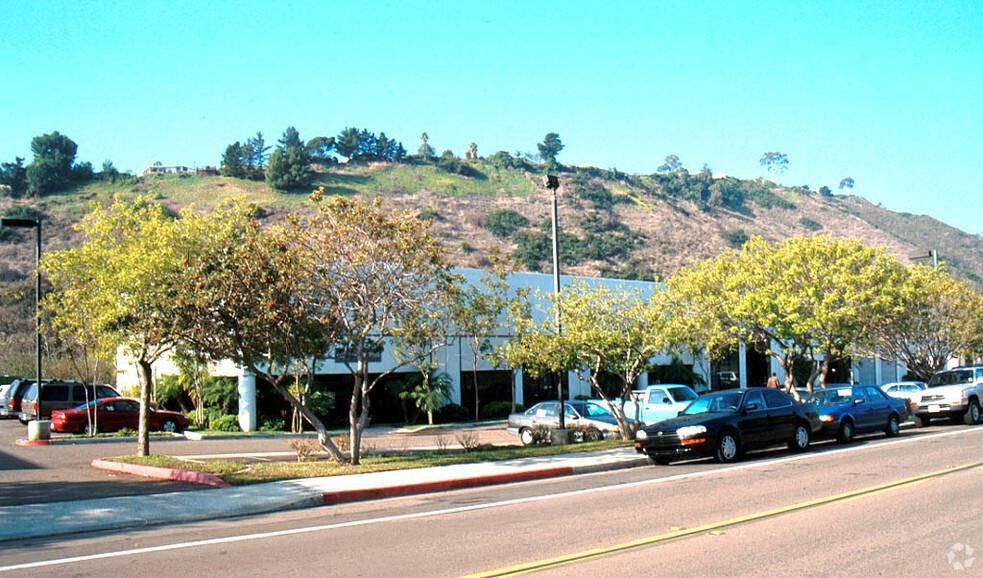 Bldg 4 5066 Santa Fe St photo 2