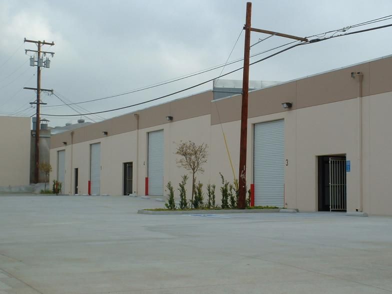 WAREHOUSE UNIT beverage, food processing, etc 1237 W 134th St photo 1