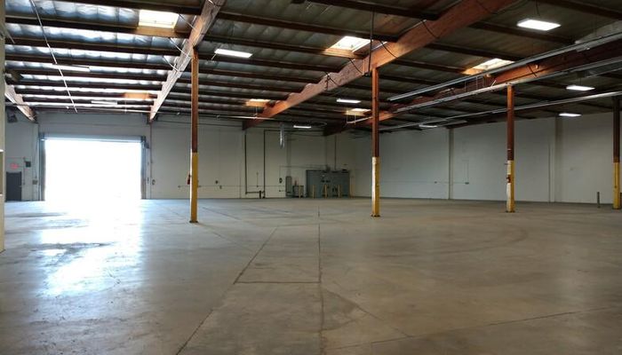 Warehouse Space for Rent at 401 W Dyer Rd Santa Ana, CA 92707 - #9