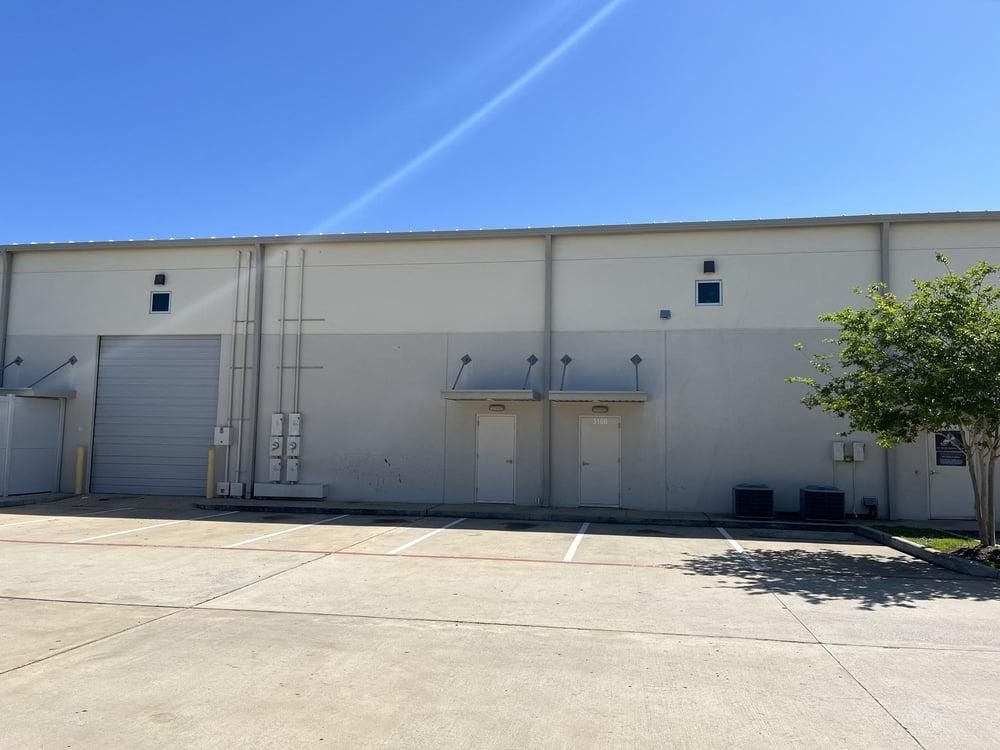 310 Genesis Blvd photo 3