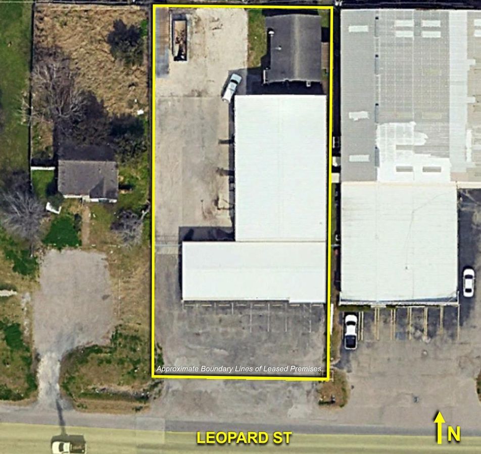 5562 Leopard St photo 3