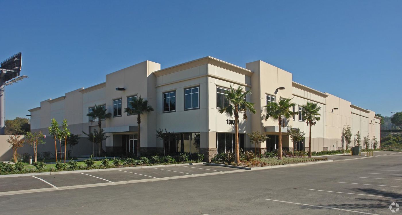 Building 3 photo 1