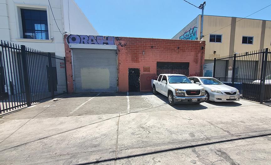 DTLA Fashion District Warehouse 755 E Pico Blvd