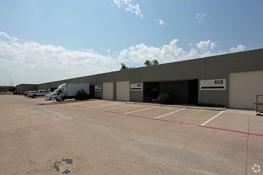 College Business Park II 1225 W College Ave photo 2