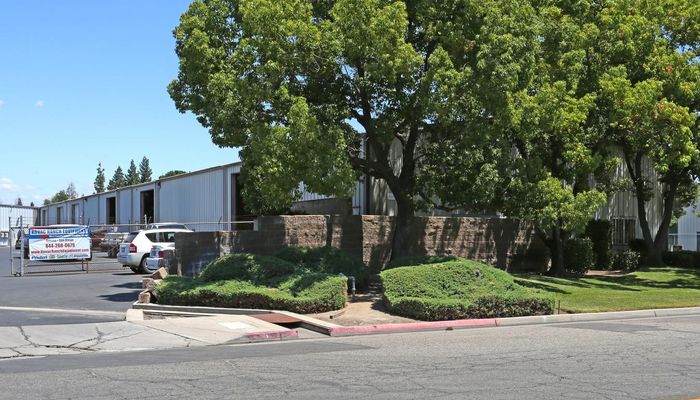 Warehouse Space for Rent at 2686 N Argyle Ave Fresno, CA 93727 - #8